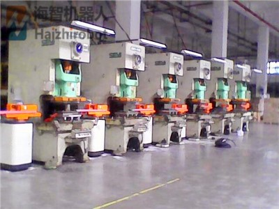 擺臂式衝壓機械手生產線 擺臂式衝壓機械手生產線