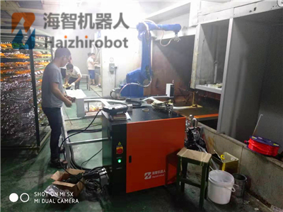 翻轉轉台噴漆機器人設備