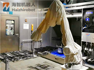 機器人噴塗上下料