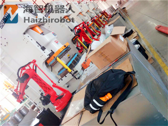 機器人衝床自動化生產！(圖4)