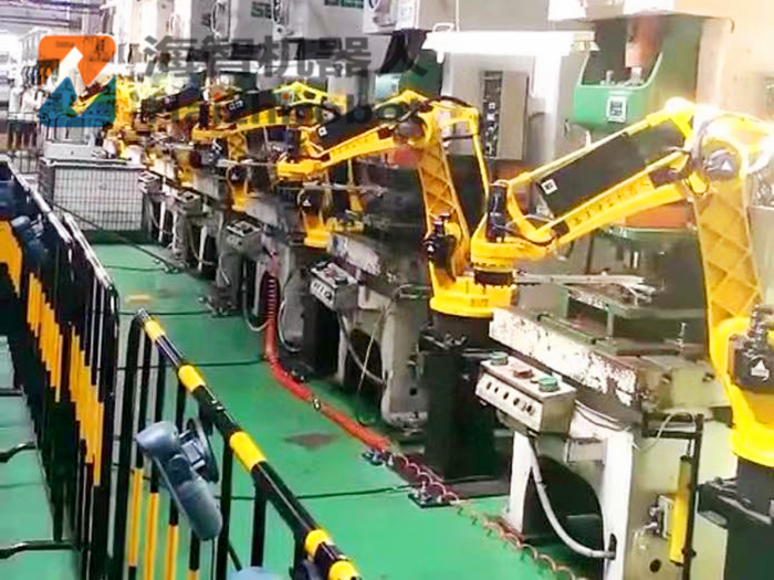 零件衝壓機械手