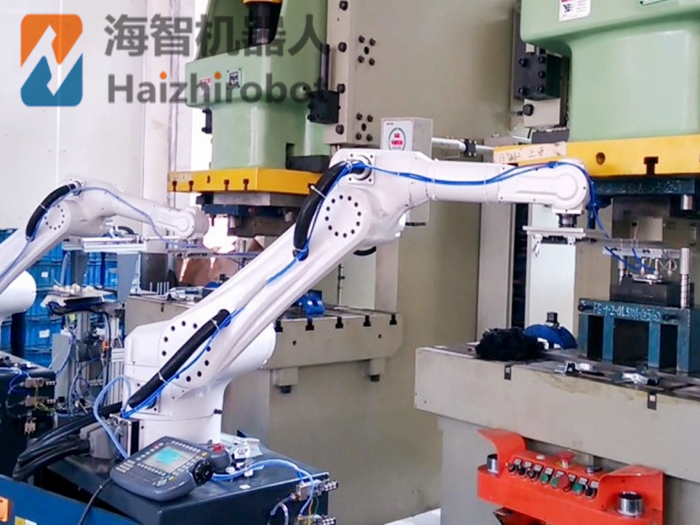 衝壓機械手機型怎麼選擇！衝床機器人幾軸？(圖1)