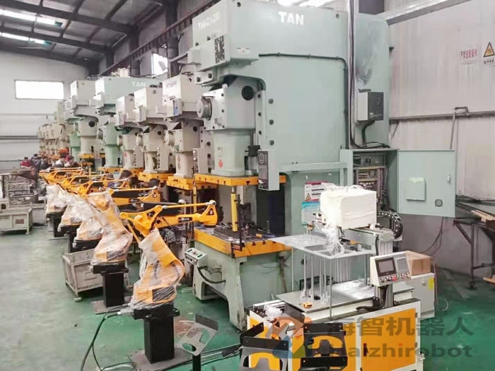 國產衝床機械手工程應用案例(圖1) 國產衝床機械手工程應用案例(圖1)