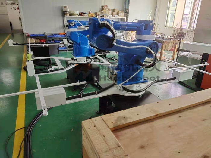 海智多套機器人轉台噴塗設備生產訂單！